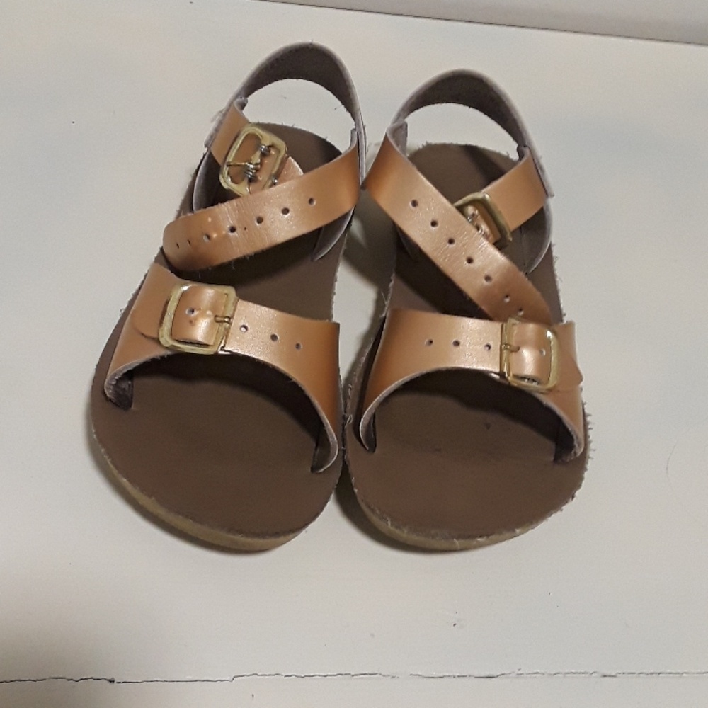 Saltwater sandals 9t